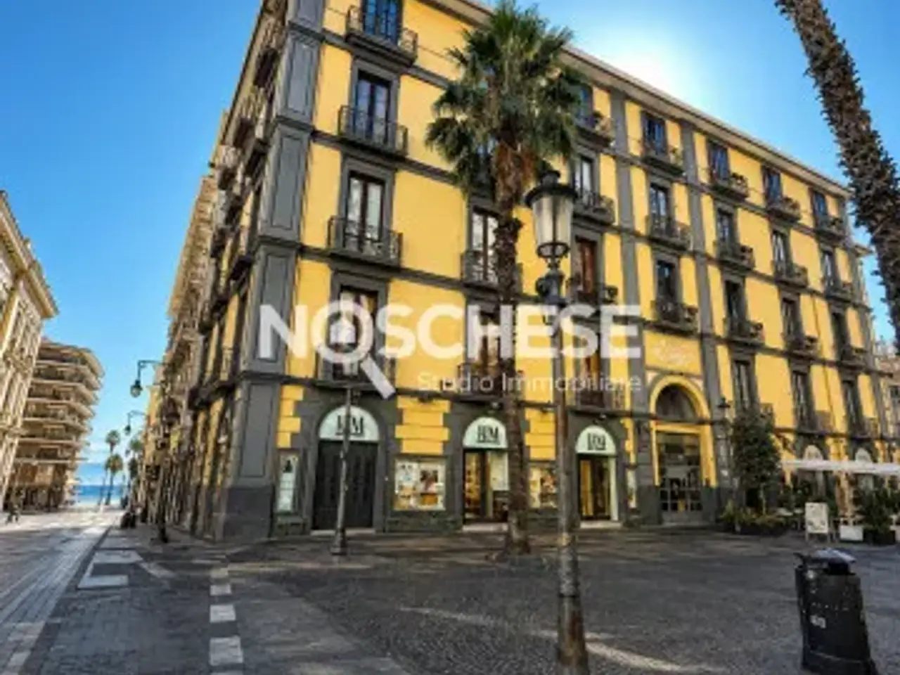 Abbigliamento in Via Santi Martiri Salernitani, Salerno, {3} - Foto 1