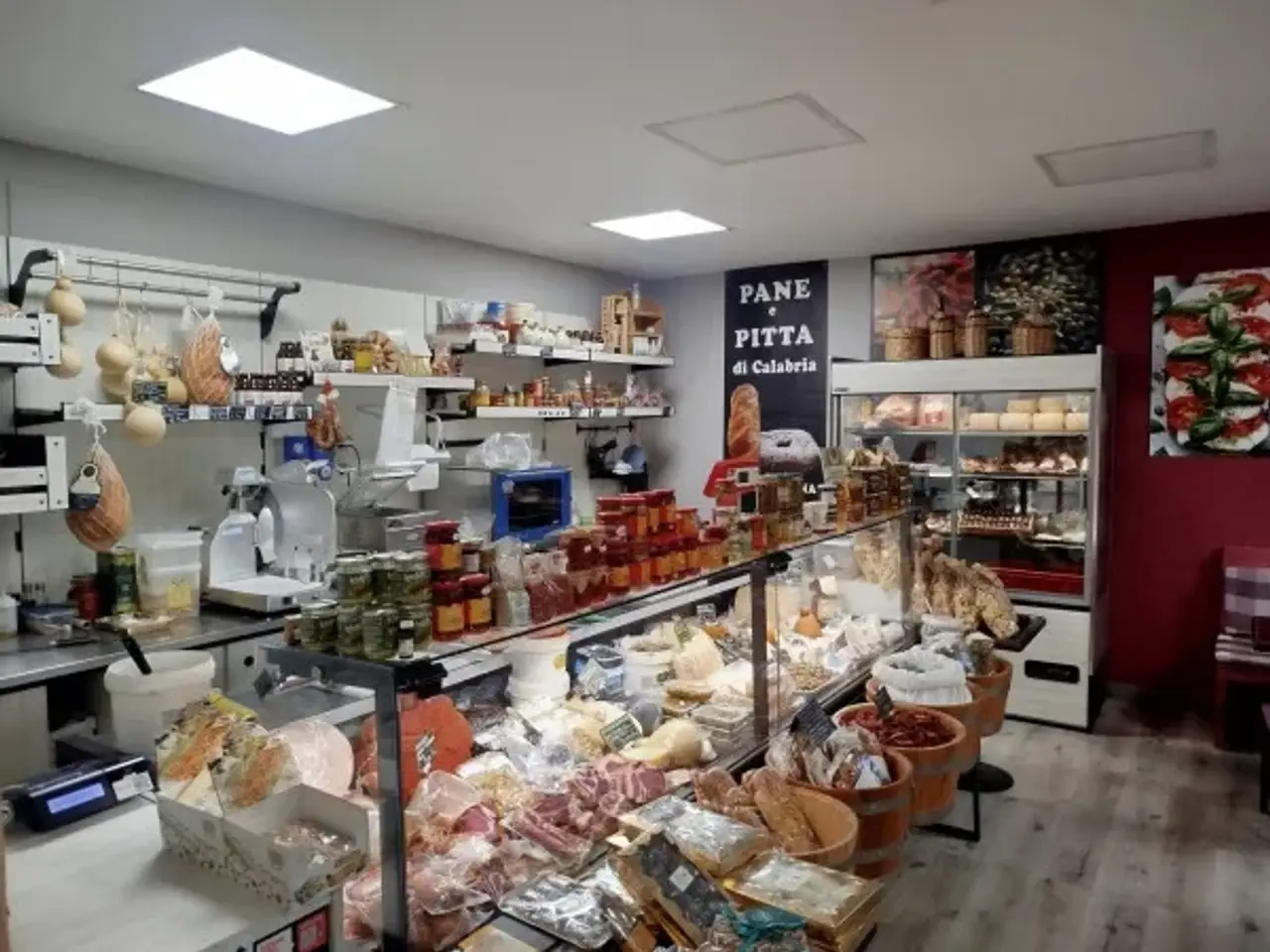 Alimentari in Piazza Martiri della Libertà 2, Biella, {3} - Foto 1