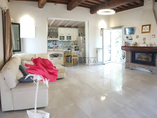 Villa in Via della Ferrovia, Viareggio - Foto 1