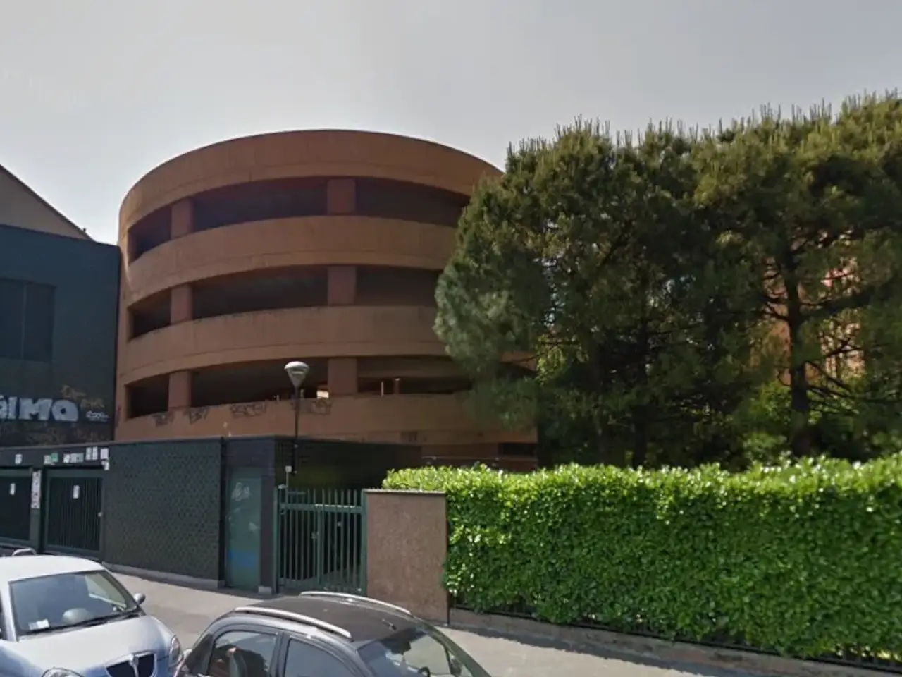 Parcheggio chiuso in Giuseppe La Farina 5, Milano, {3} - Foto 1