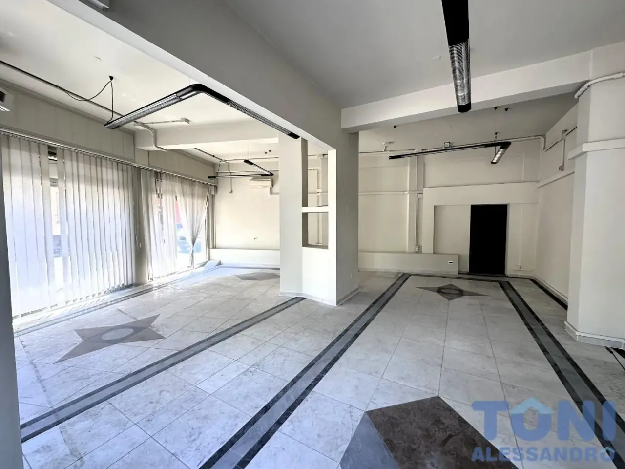 Locale commerciale in , Empoli, {3} - Foto 1