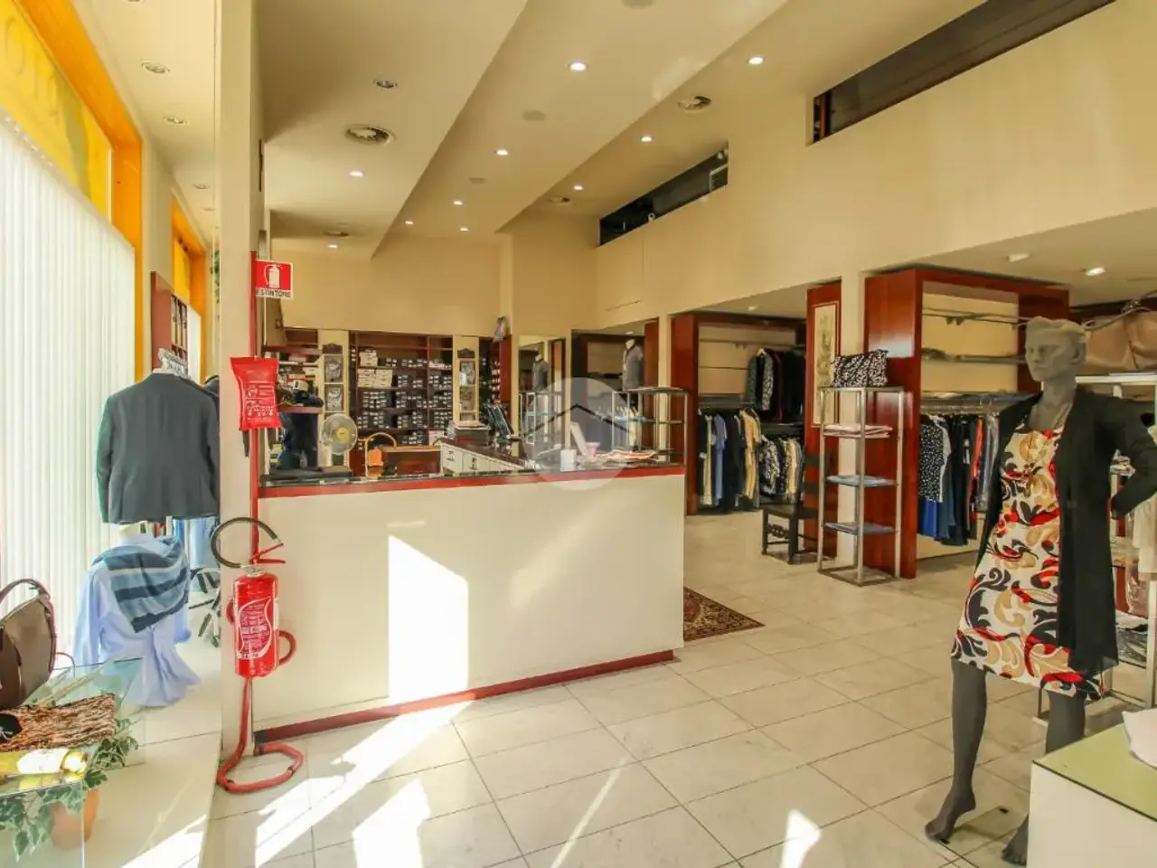 Negozio in Via Achille  Grandi 13, Sant'Angelo Lodigiano, {3} - Foto 1