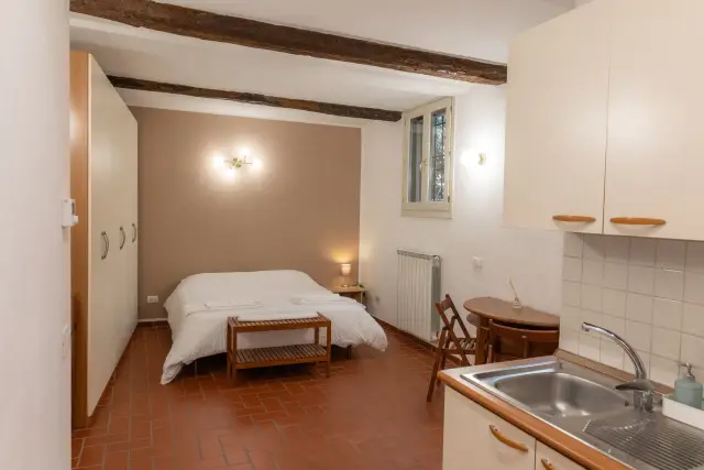 One-room flat in Vicolo delle Dame, Bologna - Photo 1