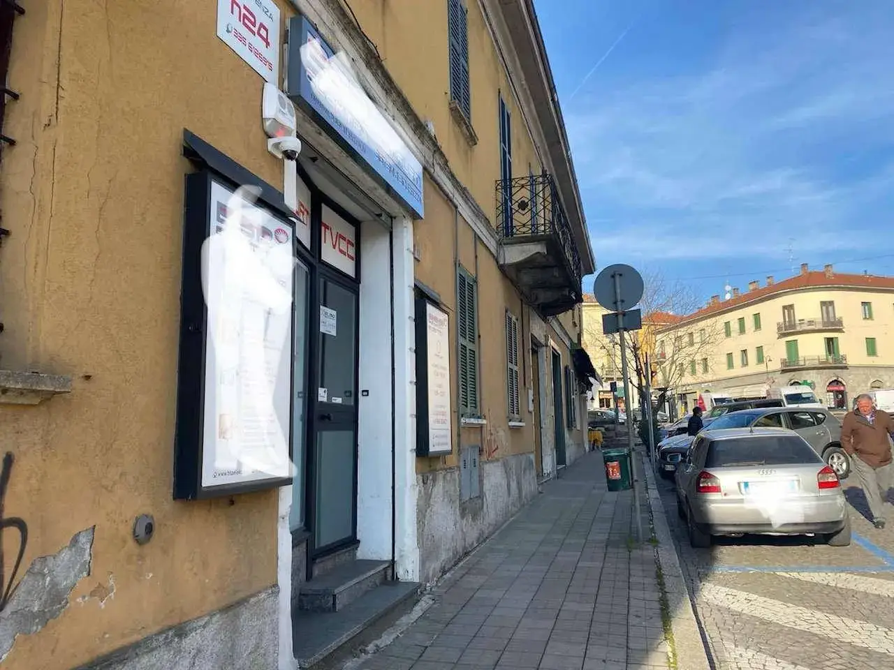 Locale commerciale in Piazza Garibaldi 67, Napoli, {3} - Foto 1