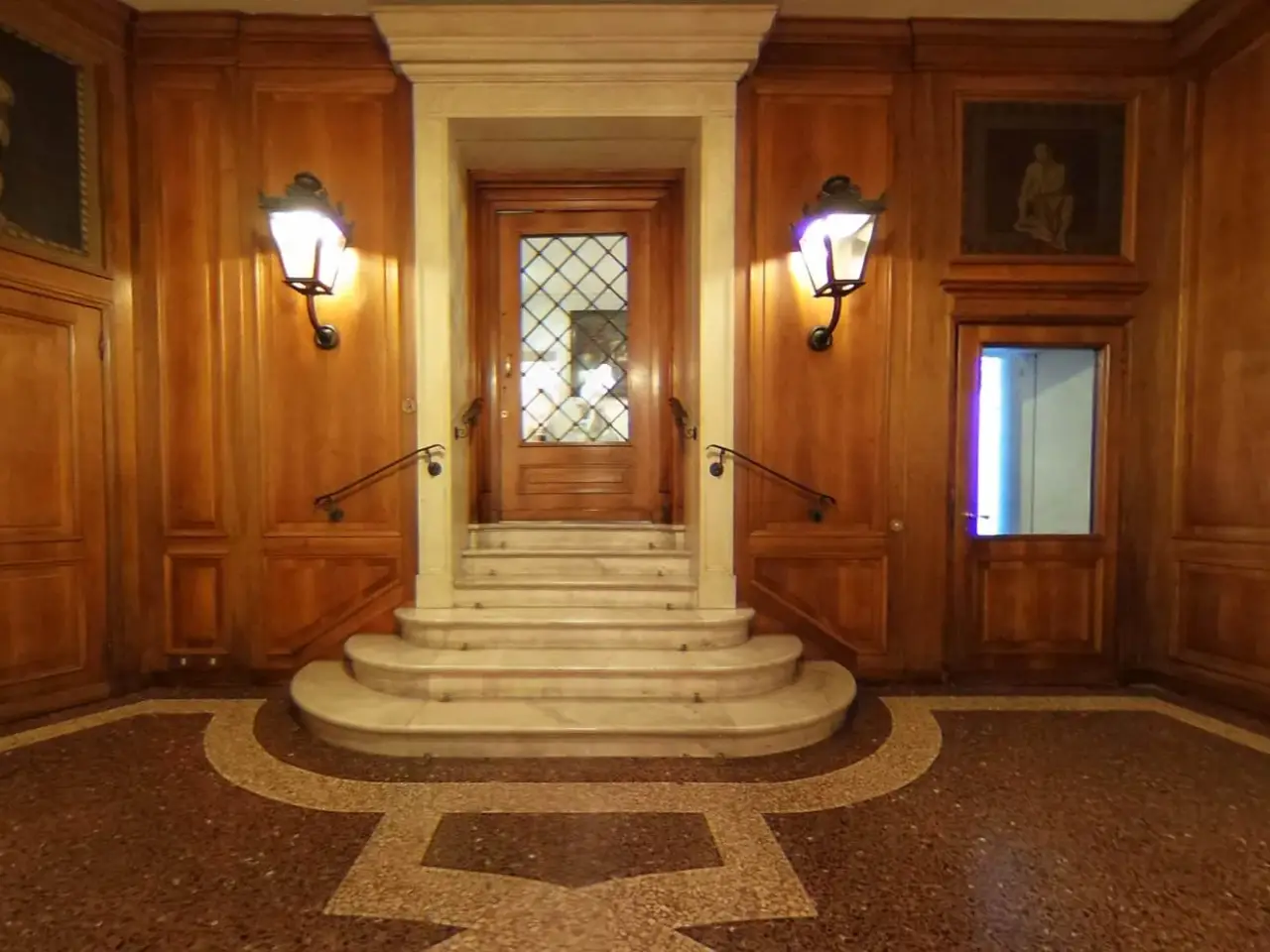 Negozio in Milano (MM Montenapoleone) - Via Borgopesso, 21, Milano, {3} - Foto 2