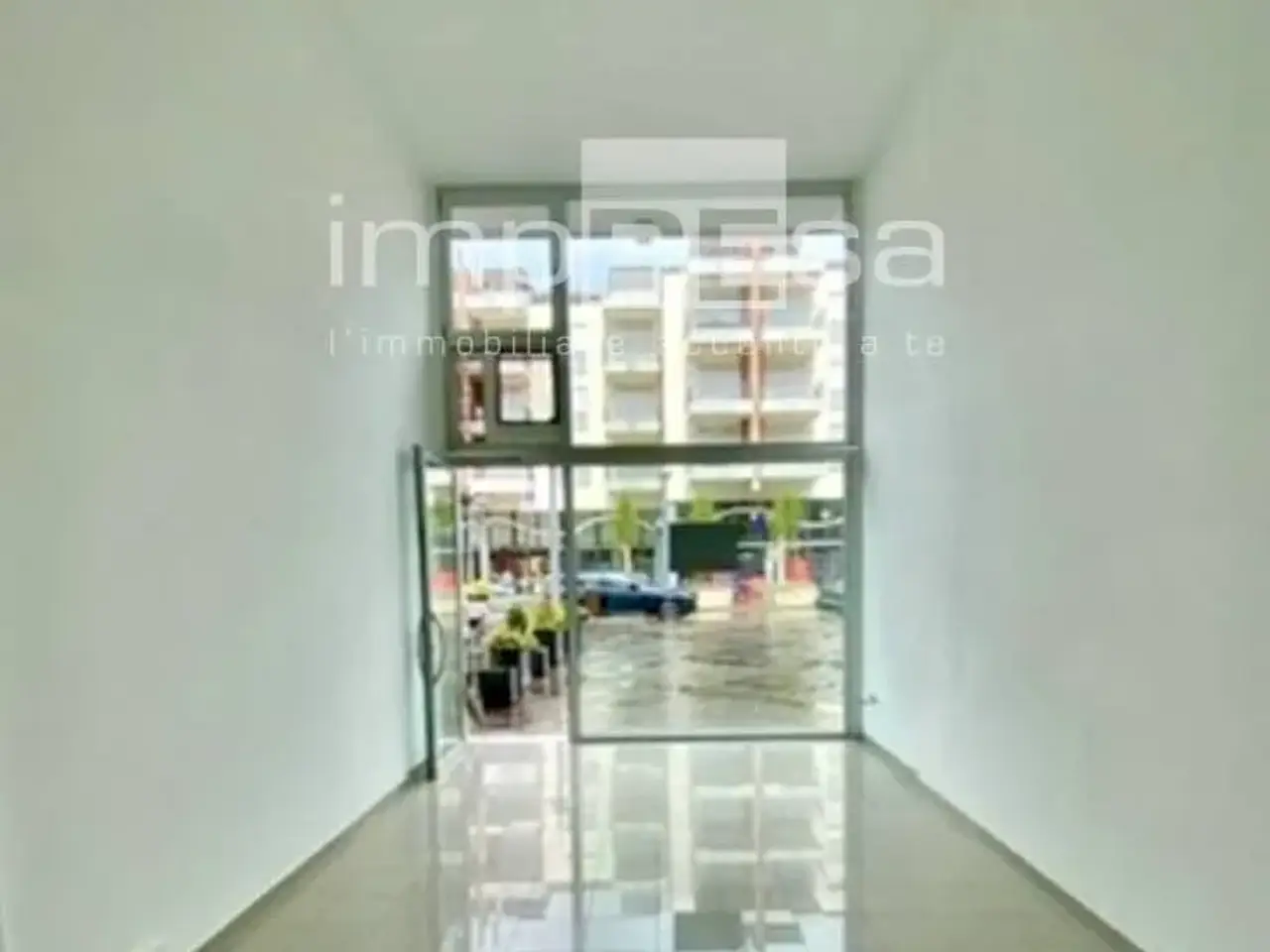 Negozio in Piazza Marconi, Jesolo, {3} - Foto 1