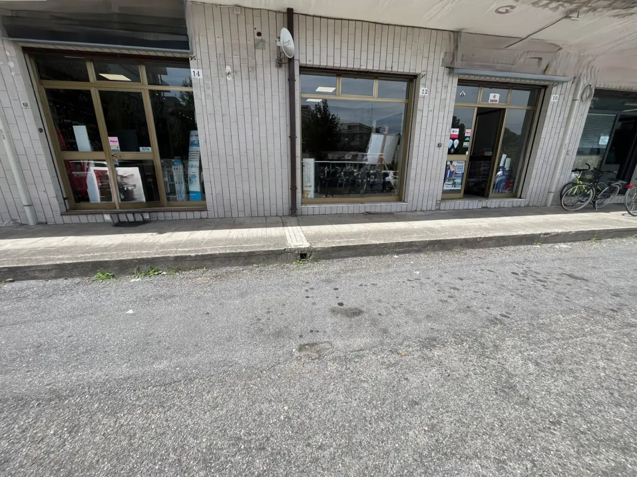 Negozio in Via Giuseppe Tommasi 6, Cosenza, {3} - Foto 1
