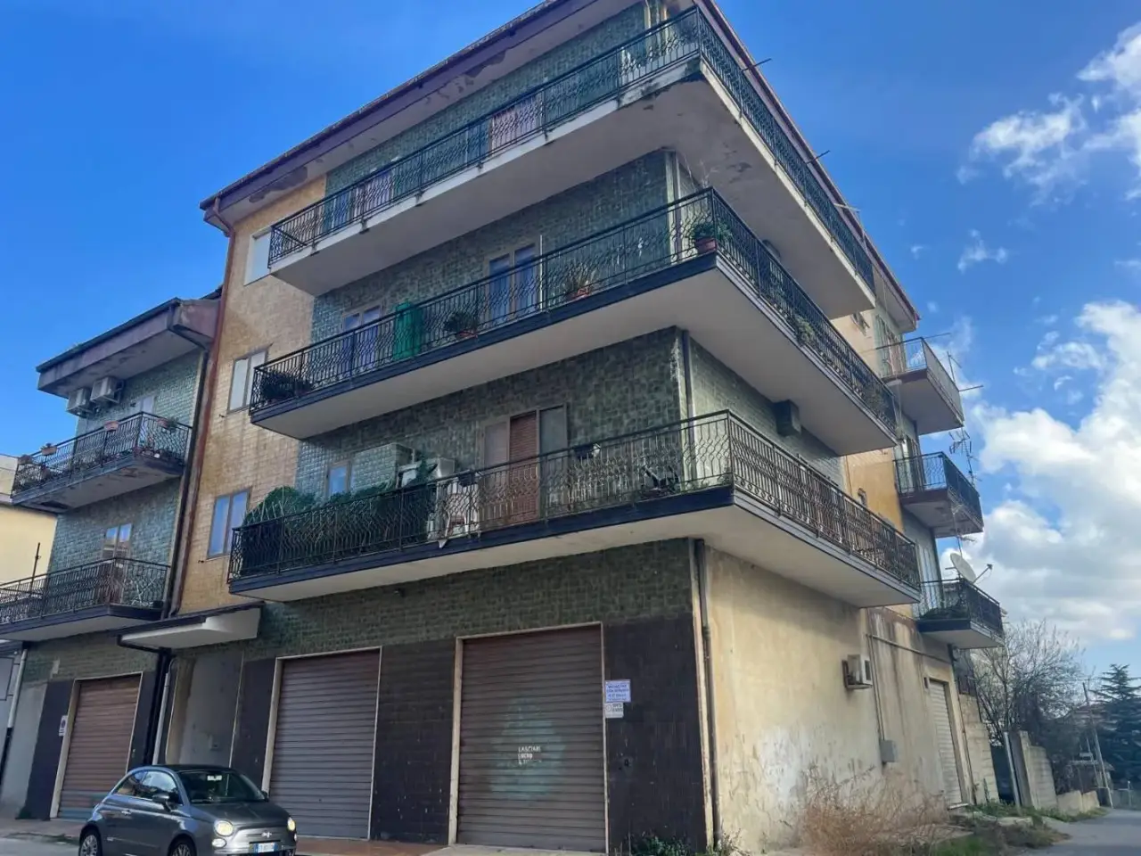 Magazzino in Via Domenico Antonio Basile, Vibo Valentia, Vibo Valentia, {3} - Foto 1