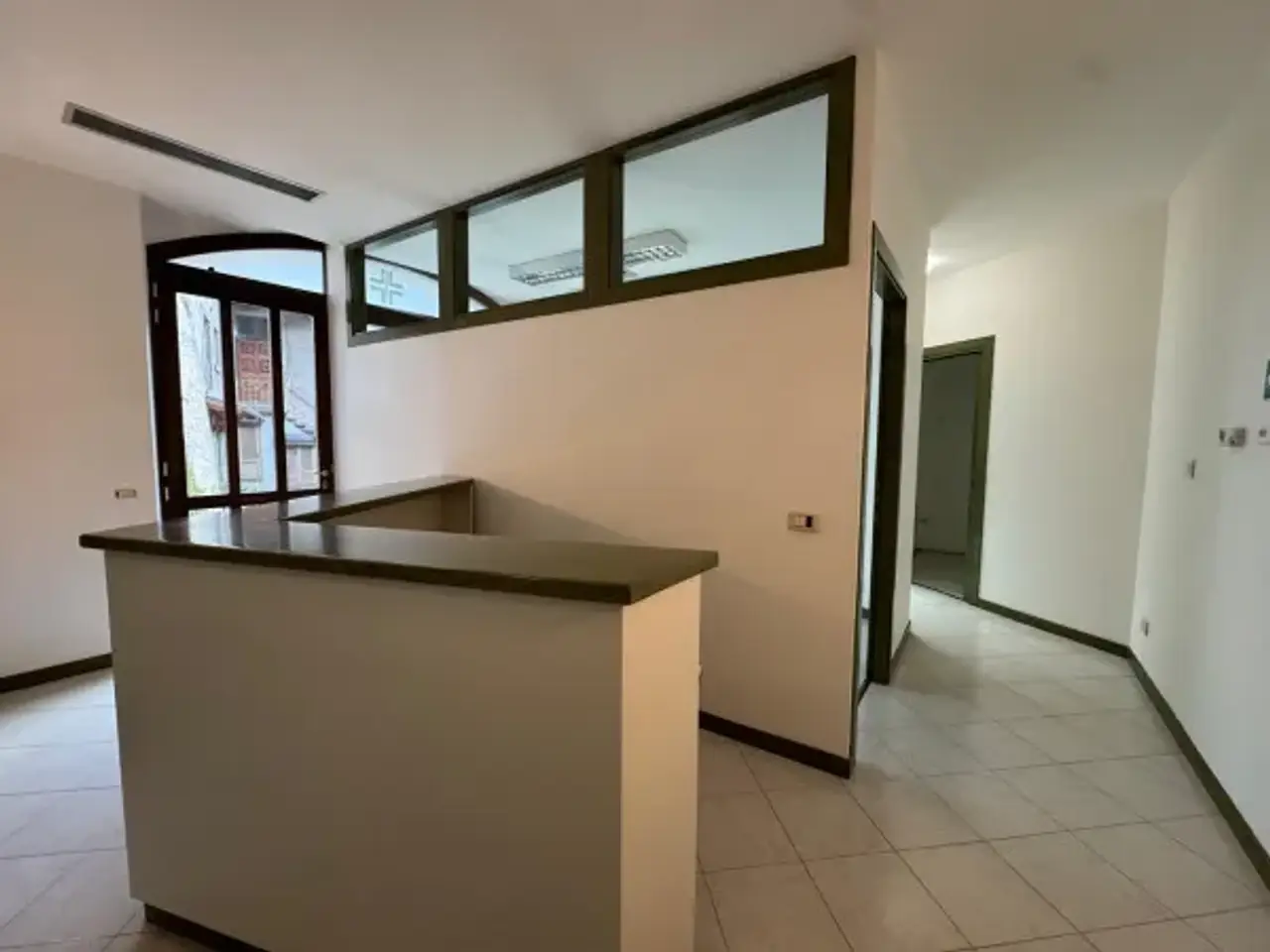 Ufficio in Piazza Baradello 15, Clusone, {3} - Foto 1