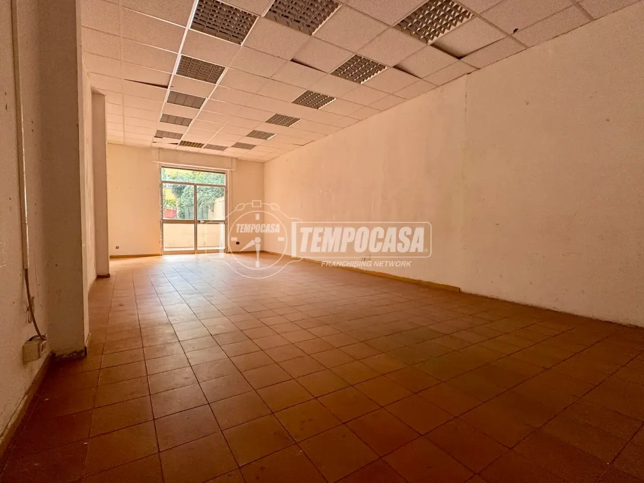 Negozio in Via Aurelia, Santa Marinella, {3} - Foto 2