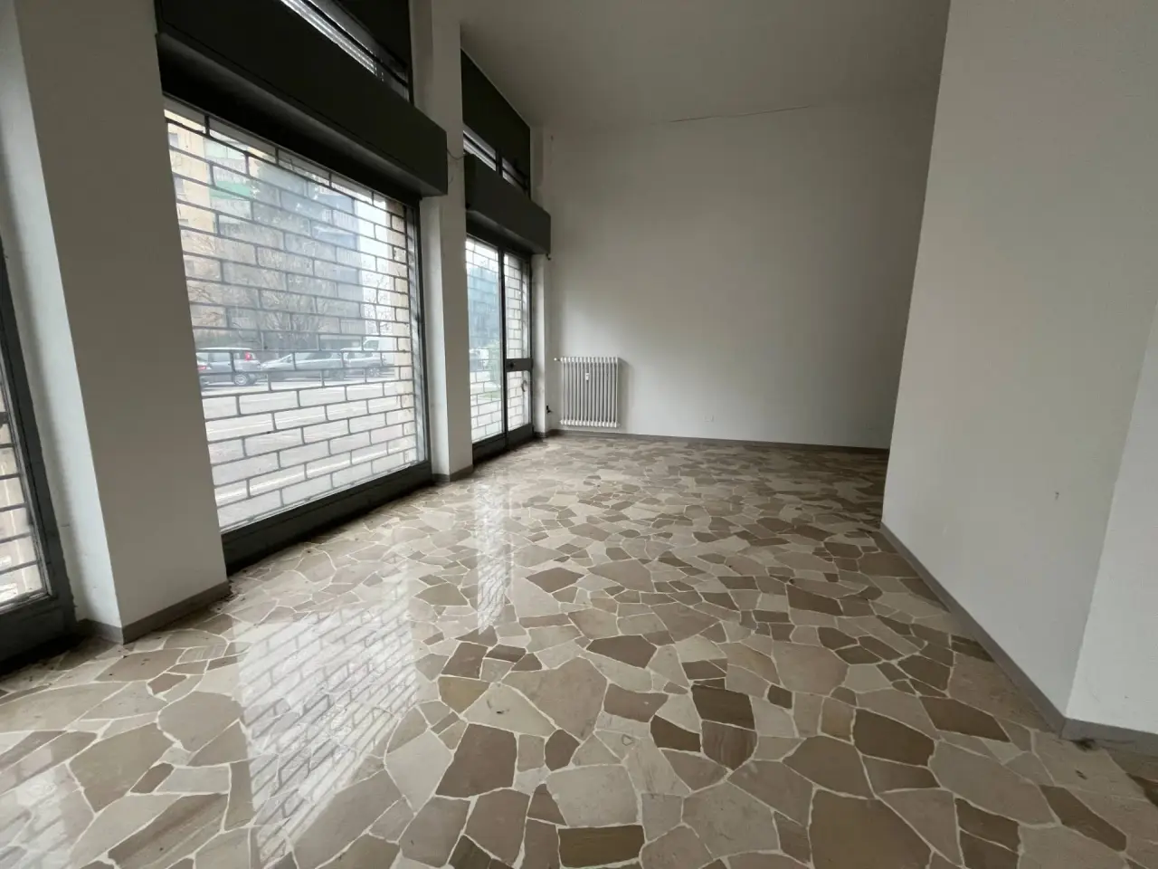 Negozio in Viale Lombardia 29, Melegnano, {3} - Foto 1