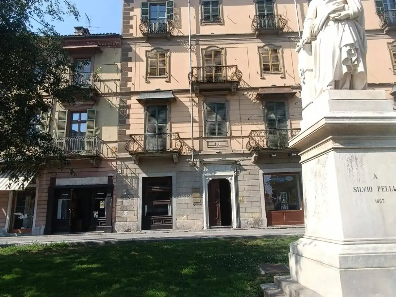 Negozio in Piazza Vineis 6, Saluzzo, {3} - Foto 2