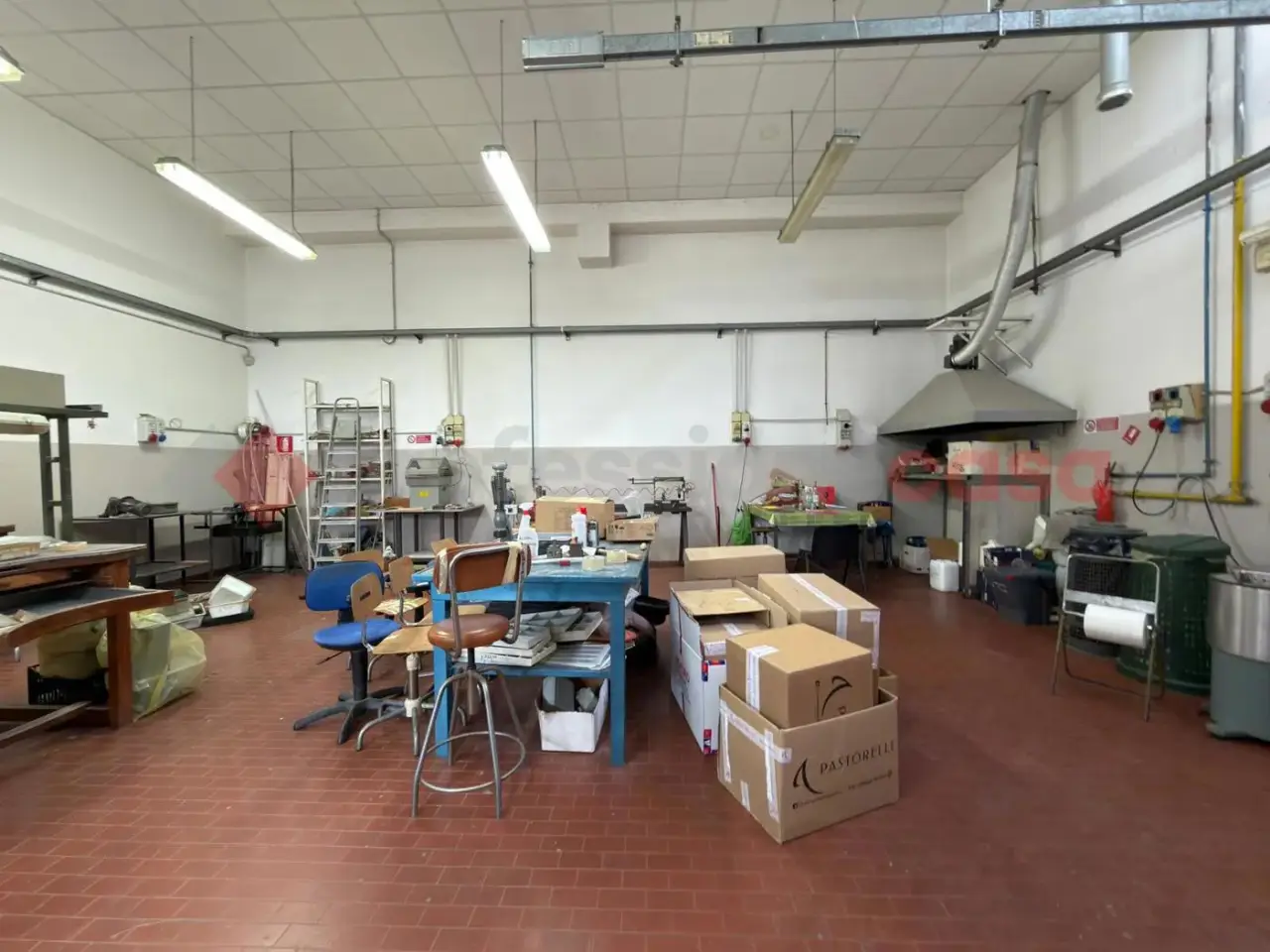 Laboratorio in , Arezzo, {3} - Foto 1