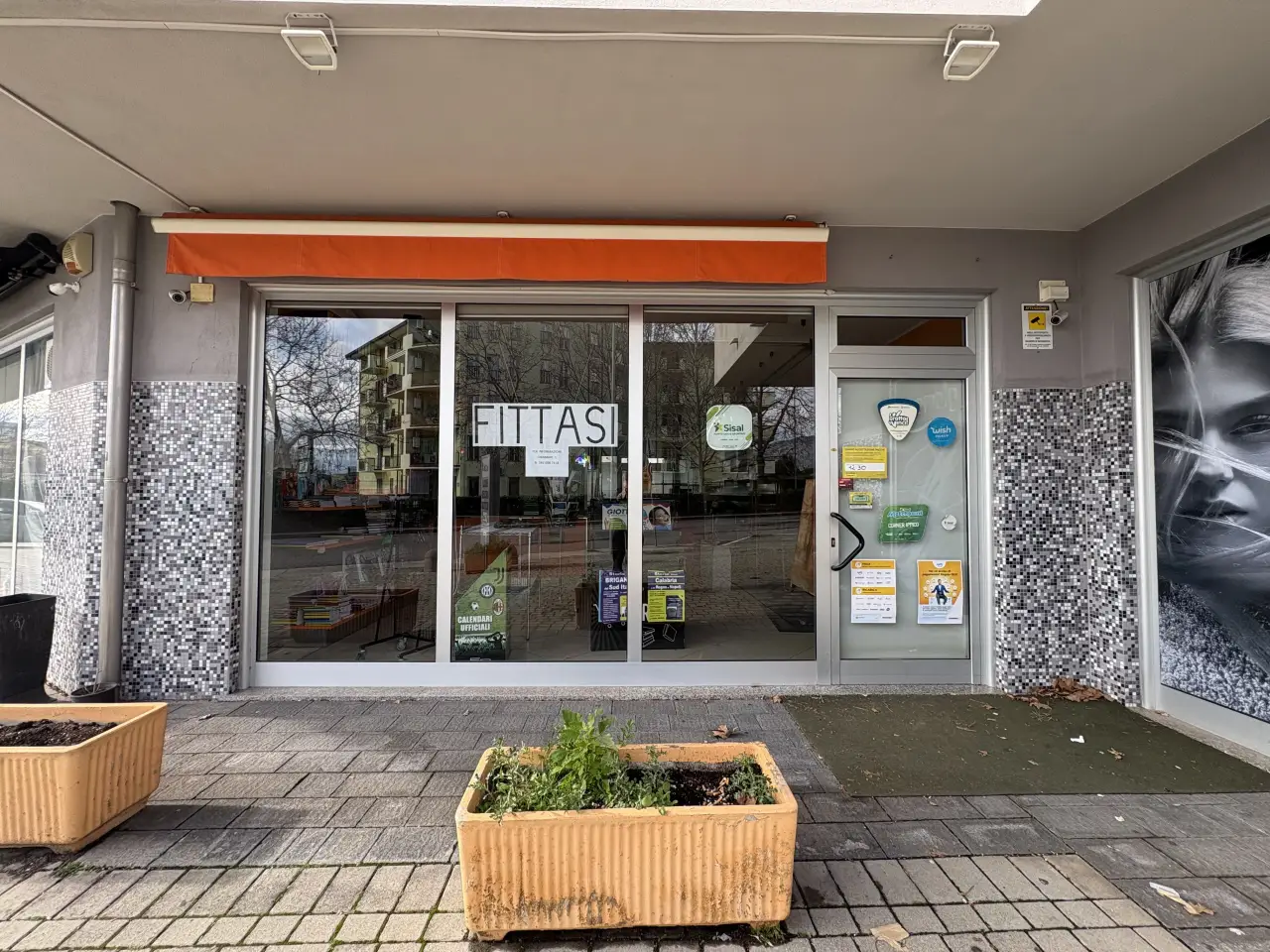 Negozio in Viale Padre Francesco Russo, Castrovillari, {3} - Foto 2