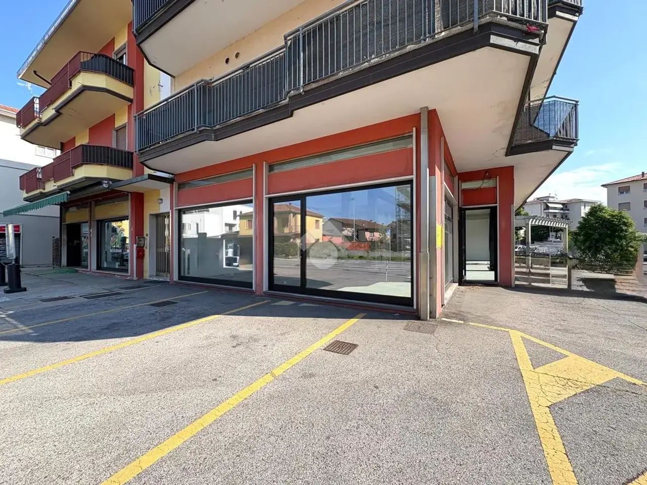 Negozio in Viale Italia 106, Creazzo, {3} - Foto 2