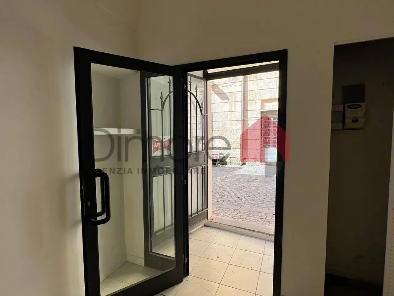 Negozio in Via Garibaldi, Tarquinia, {3} - Foto 2