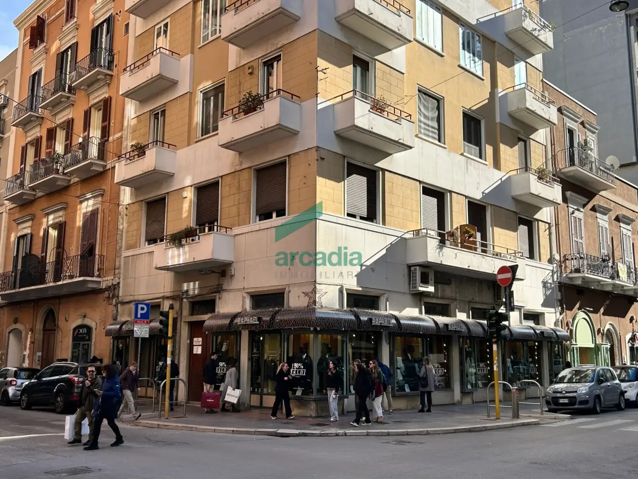 Palazzina commerciale in Via Dante Alighieri 22, Bari, {3} - Foto 1
