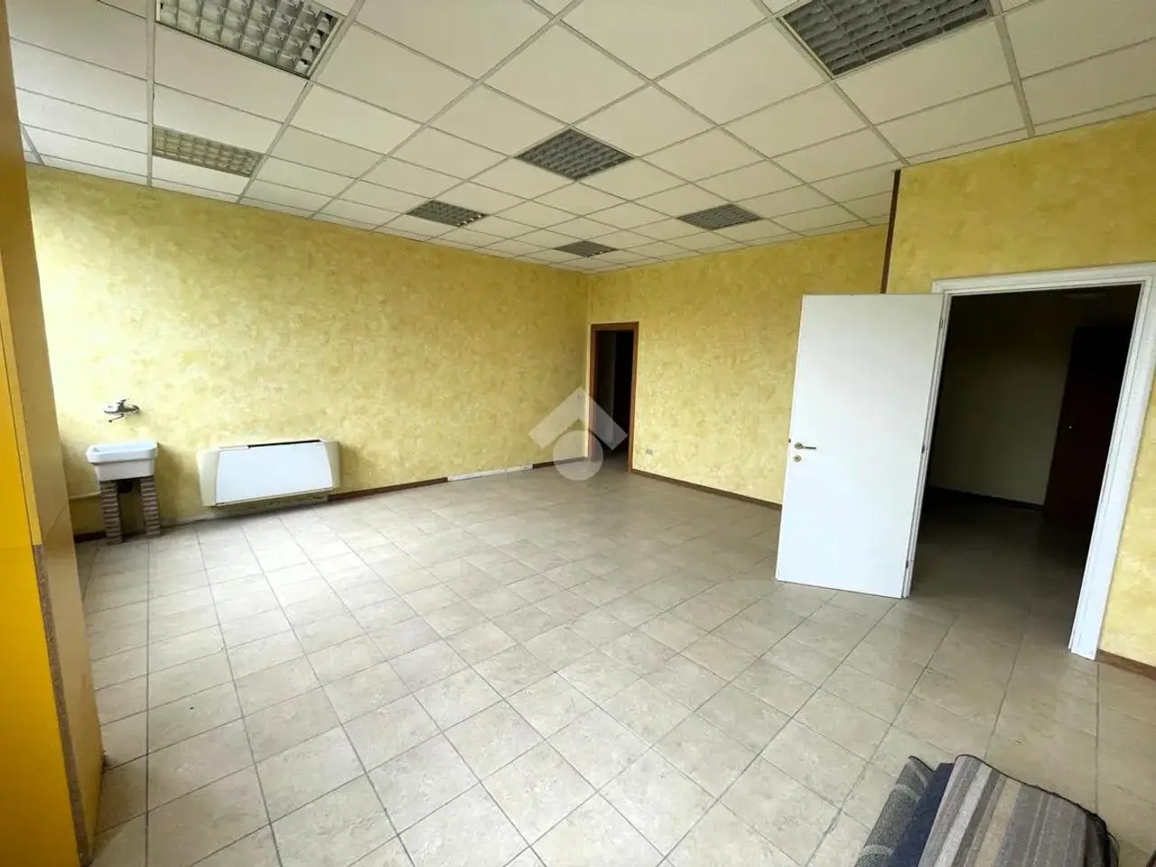 Ufficio in Via Piave 1, Ponzano Veneto, {3} - Foto 1