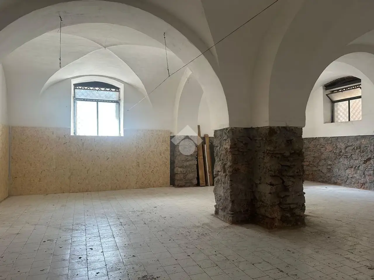 Magazzino in Via Marchese di Casalotto 67, Catania, {3} - Foto 2