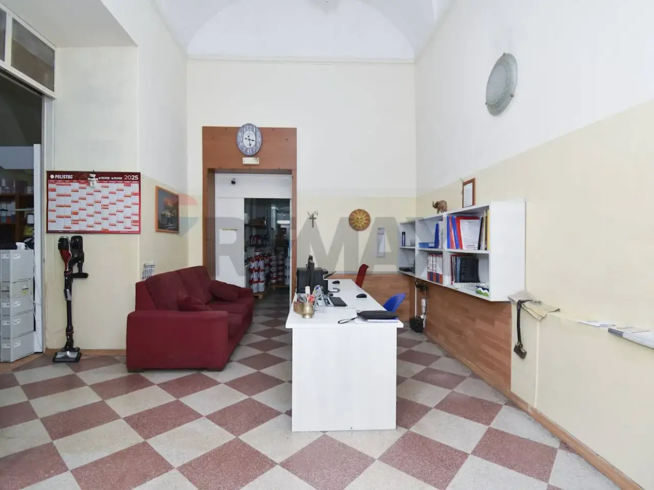 Negozio in Via Antonino di Sangiuliano 72, Catania, {3} - Foto 1