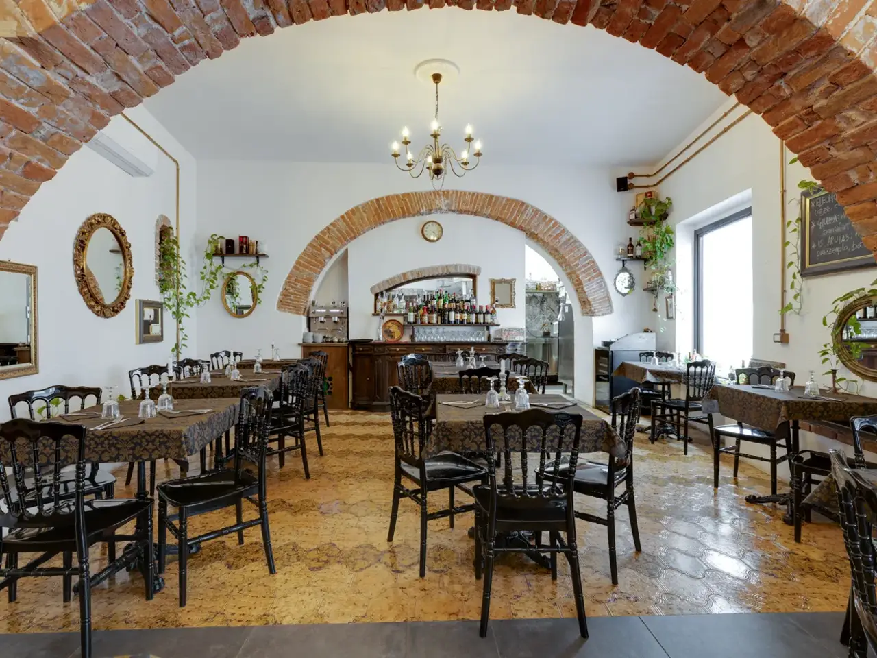 Ristorante in Vico Umberto I 9, Oristano, {3} - Foto 2