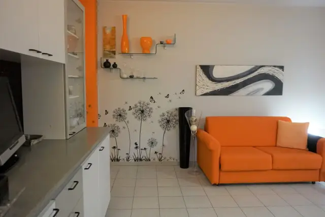 2-room flat in Via Giotto, Carate Brianza - Photo 1