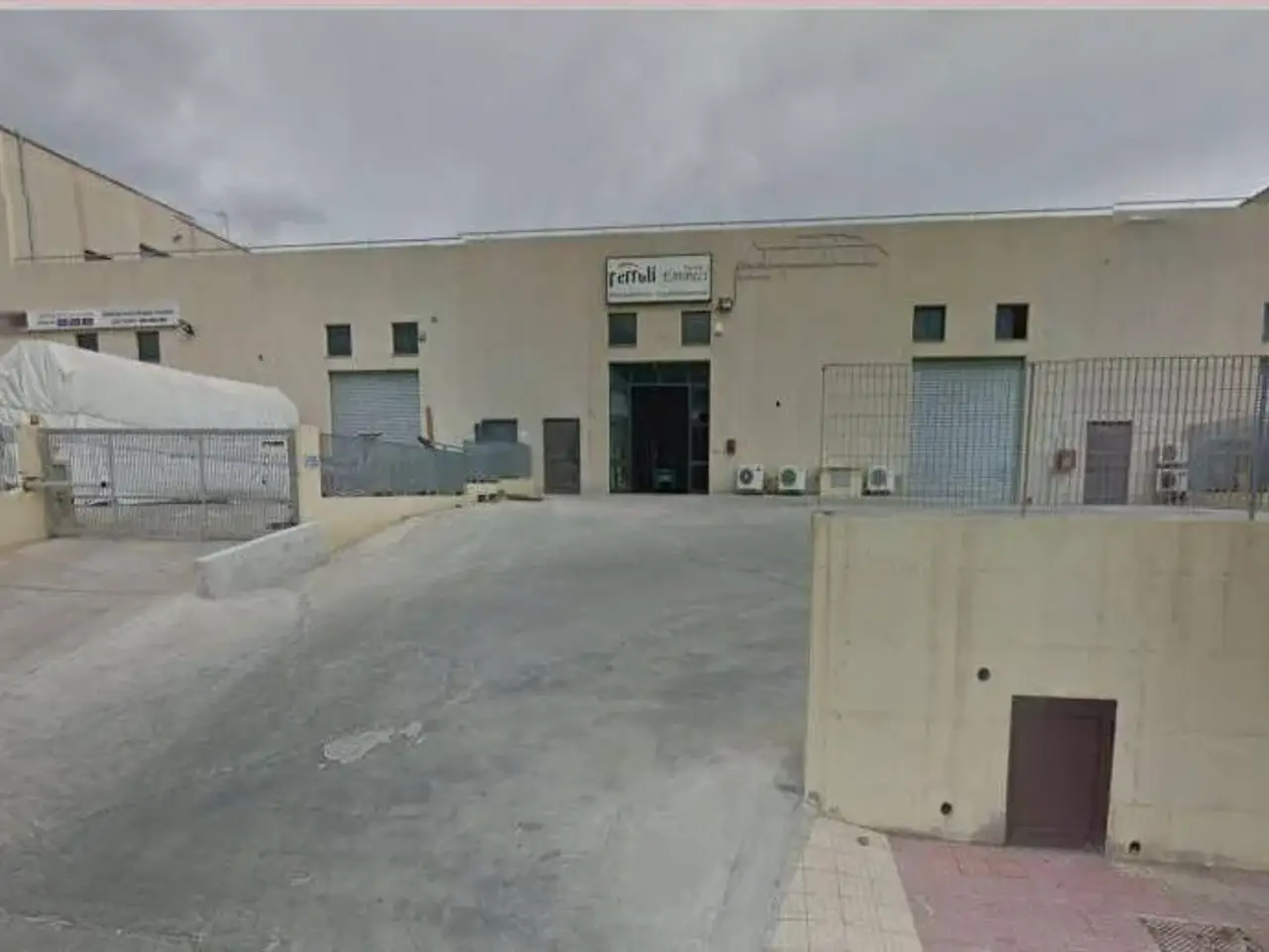 Capannone in Via Predda Niedda Strada 1 28, Sassari, {3} - Foto 1