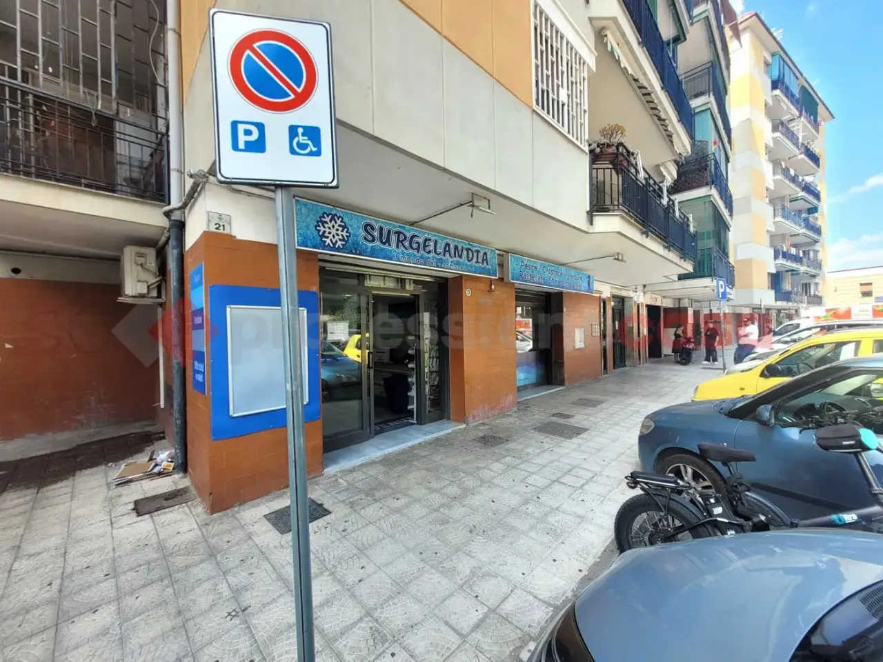 Esercizio commerciale in Via Salvo d'Acquisto 21, San Giorgio A Cremano, {3} - Foto 2