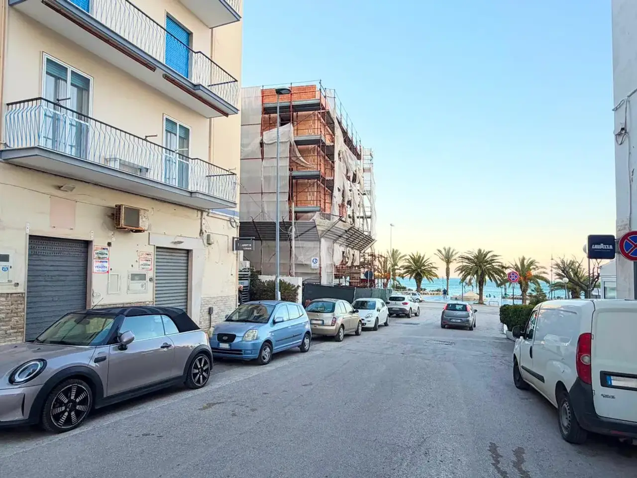Negozio in Manfredonia Viale Beccarini 4, Manfredonia, {3} - Foto 2