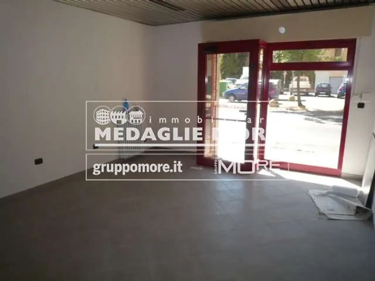 Negozio in Viale Don Minzoni 5, Modena, {3} - Foto 1