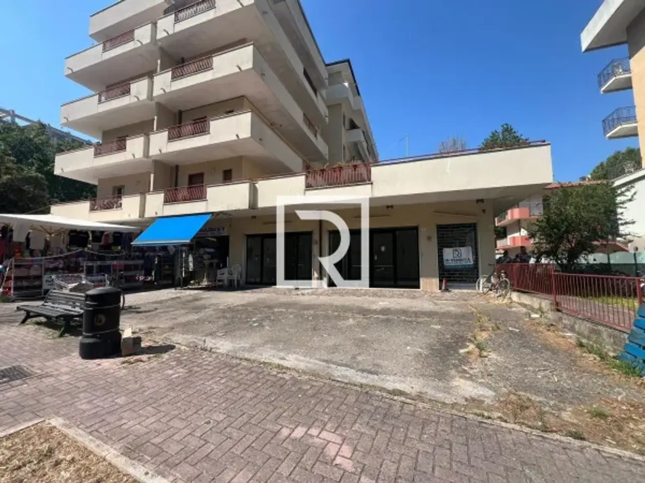 Negozio in Via Bernini 26, Cesenatico, {3} - Foto 1
