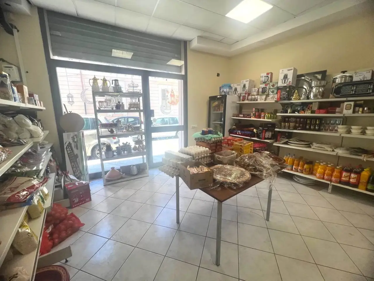 Locale commerciale in , Catanzaro, {3} - Foto 1