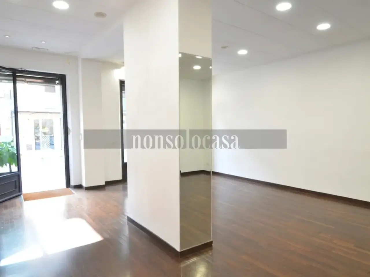 Negozio in Via Alessandro Manzoni 184, Perugia, {3} - Foto 2