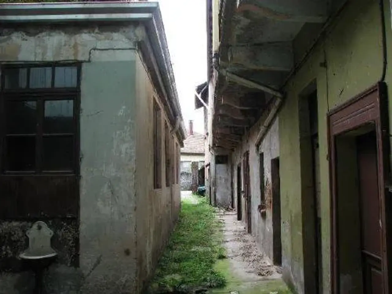Capannone in Via Dante Gozzano, Gozzano, {3} - Foto 2