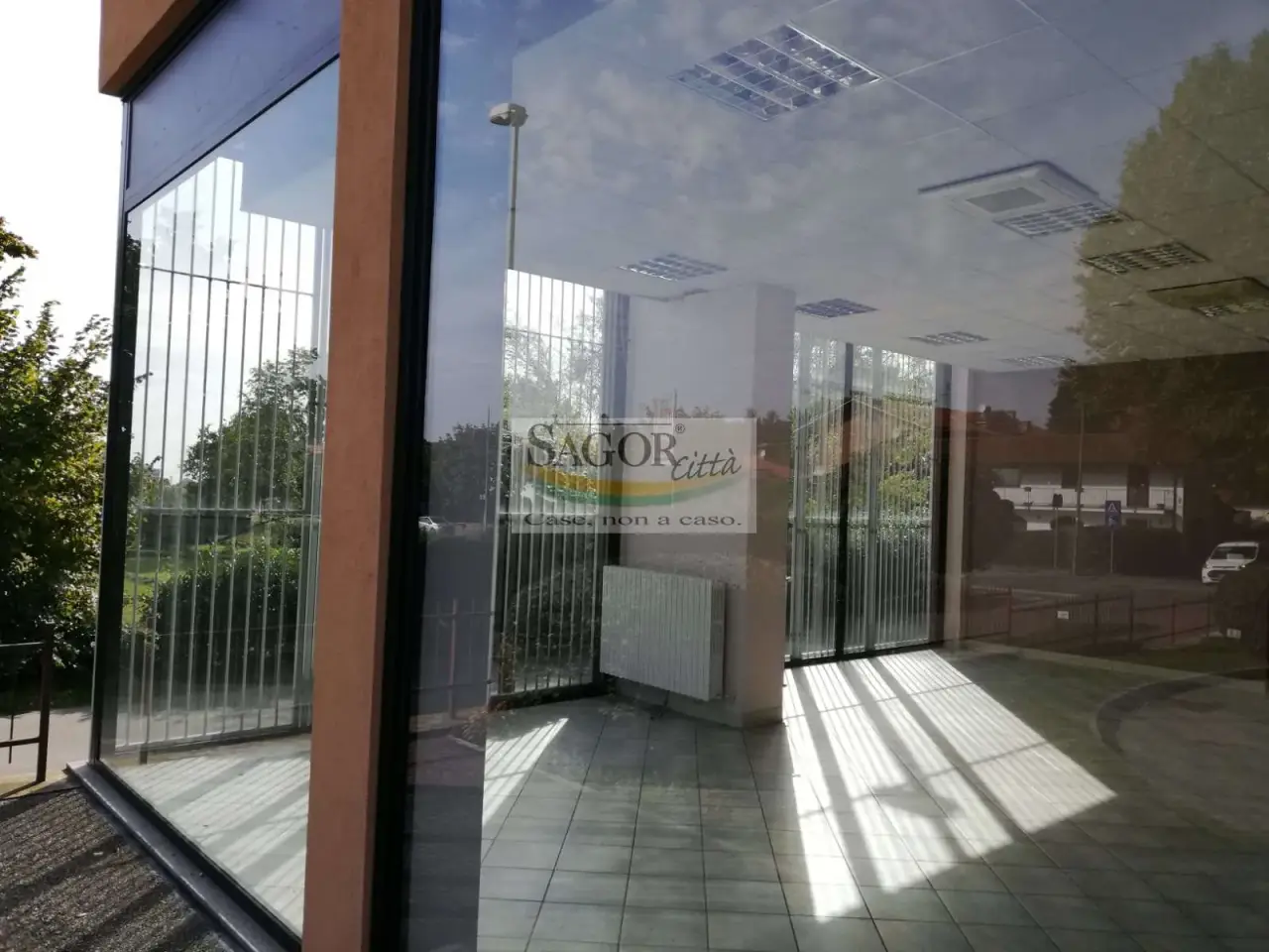 Negozio in Via Giustetto 7, Pinerolo, {3} - Foto 2