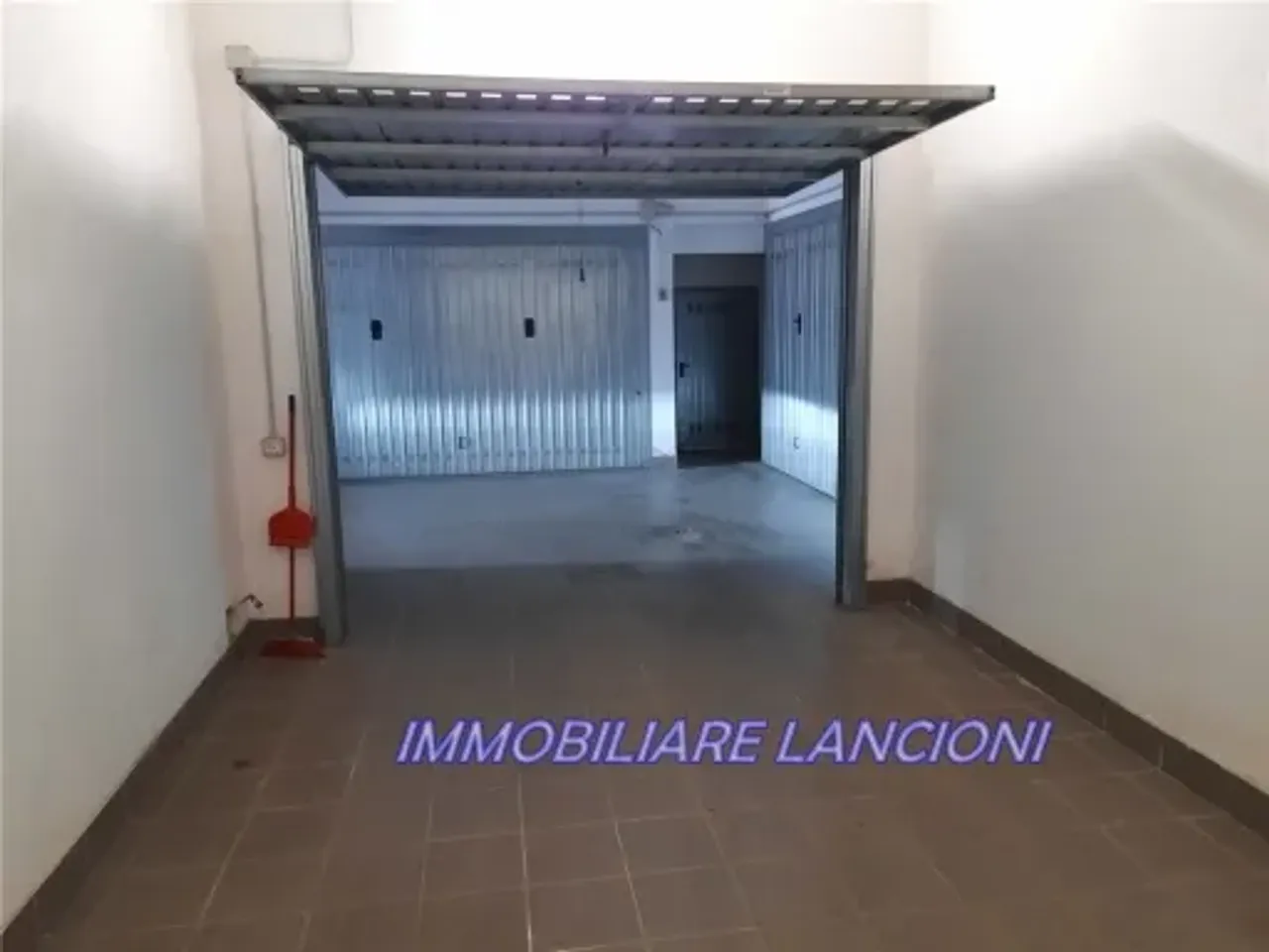 Garage in , Scandicci, {3} - Foto 1