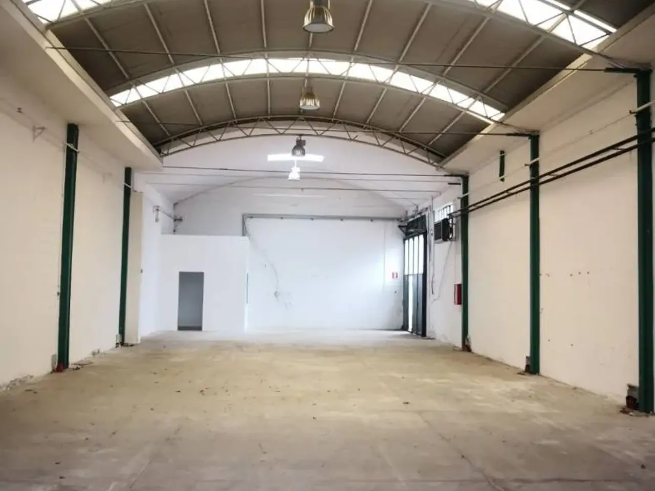 Magazzino in Via Grigna 13 Cesano Maderno, Cesano Maderno, {3} - Foto 1