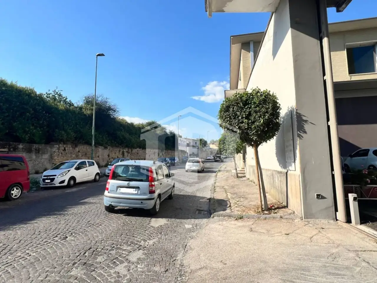 Capannone in Via Santa Maria del Pianto 88, Napoli, {3} - Foto 2