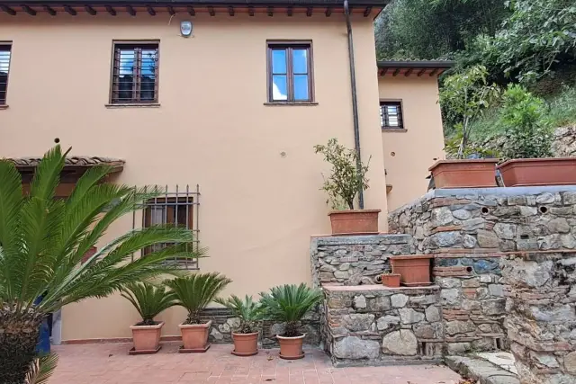 Detached house in Via La Cartaia, Vaiano - Photo 1