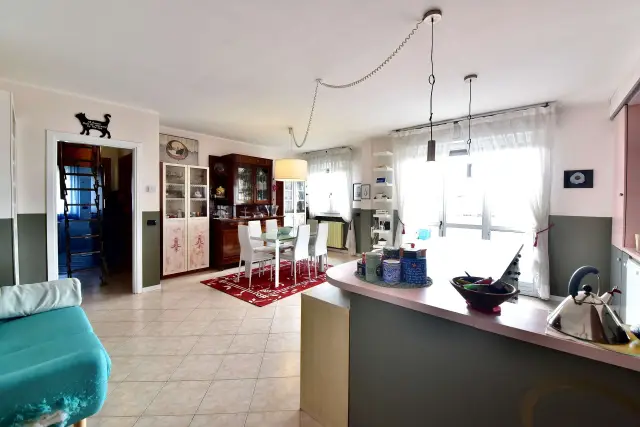 2-room flat in Via Falcone 20, Limido Comasco - Photo 1