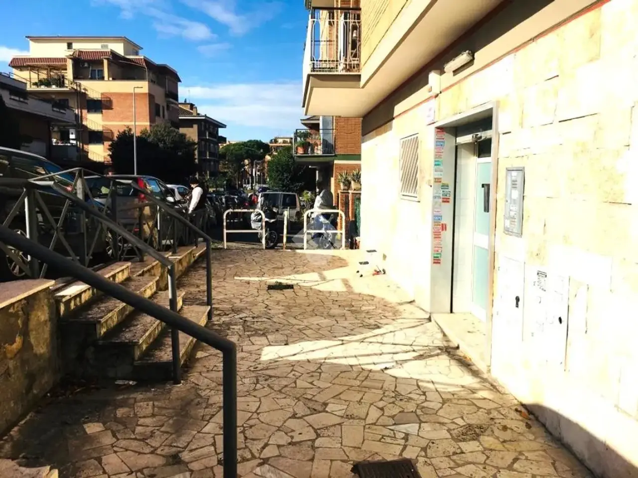Negozio in Via dei Girasoli 13, Roma, {3} - Foto 1