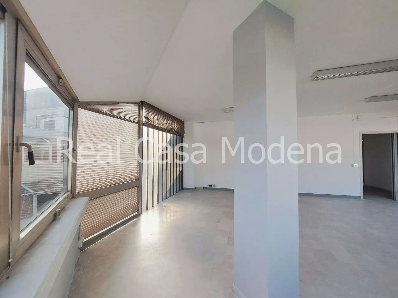 Ufficio in Via Cagliostro, Modena, {3} - Foto 1