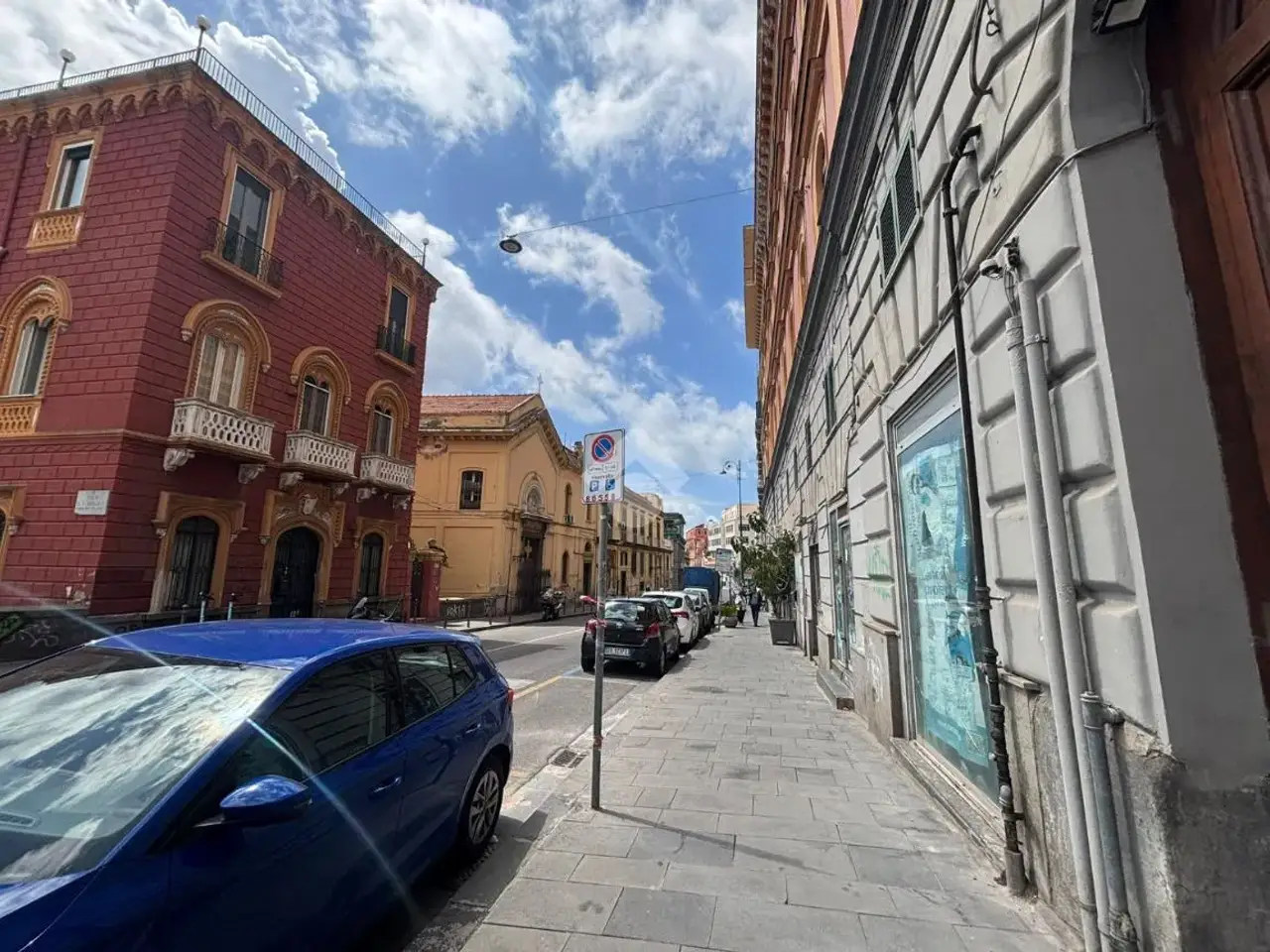 Magazzino in C.So Vittorio Emanuele 323, Napoli, {3} - Foto 1