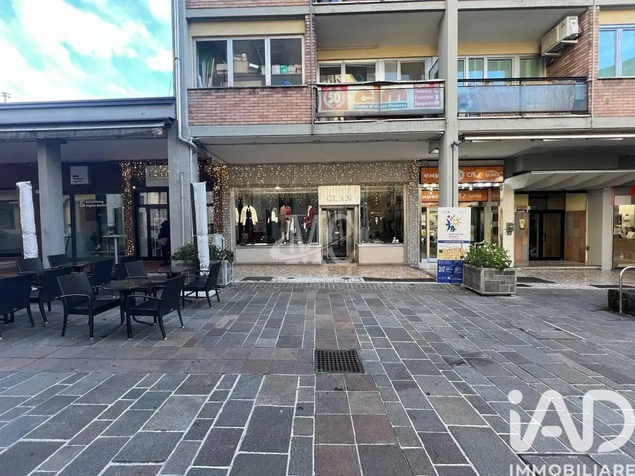 Negozio in Via Giovanna Maria della Croce 5, Rovereto, {3} - Foto 1