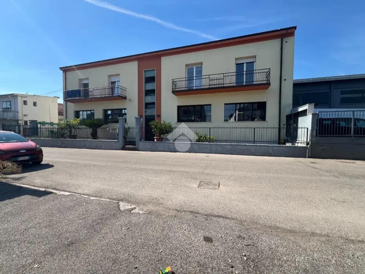 Ufficio in Via Silvestrini 16, Verona, {3} - Foto 2