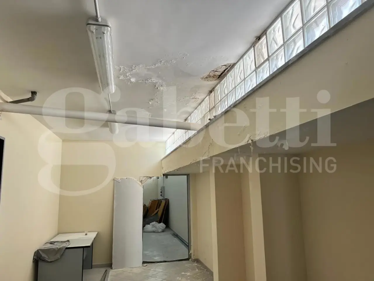 Magazzino in Via Monsignor Olindo Ruggieri  34, Martina Franca, {3} - Foto 2