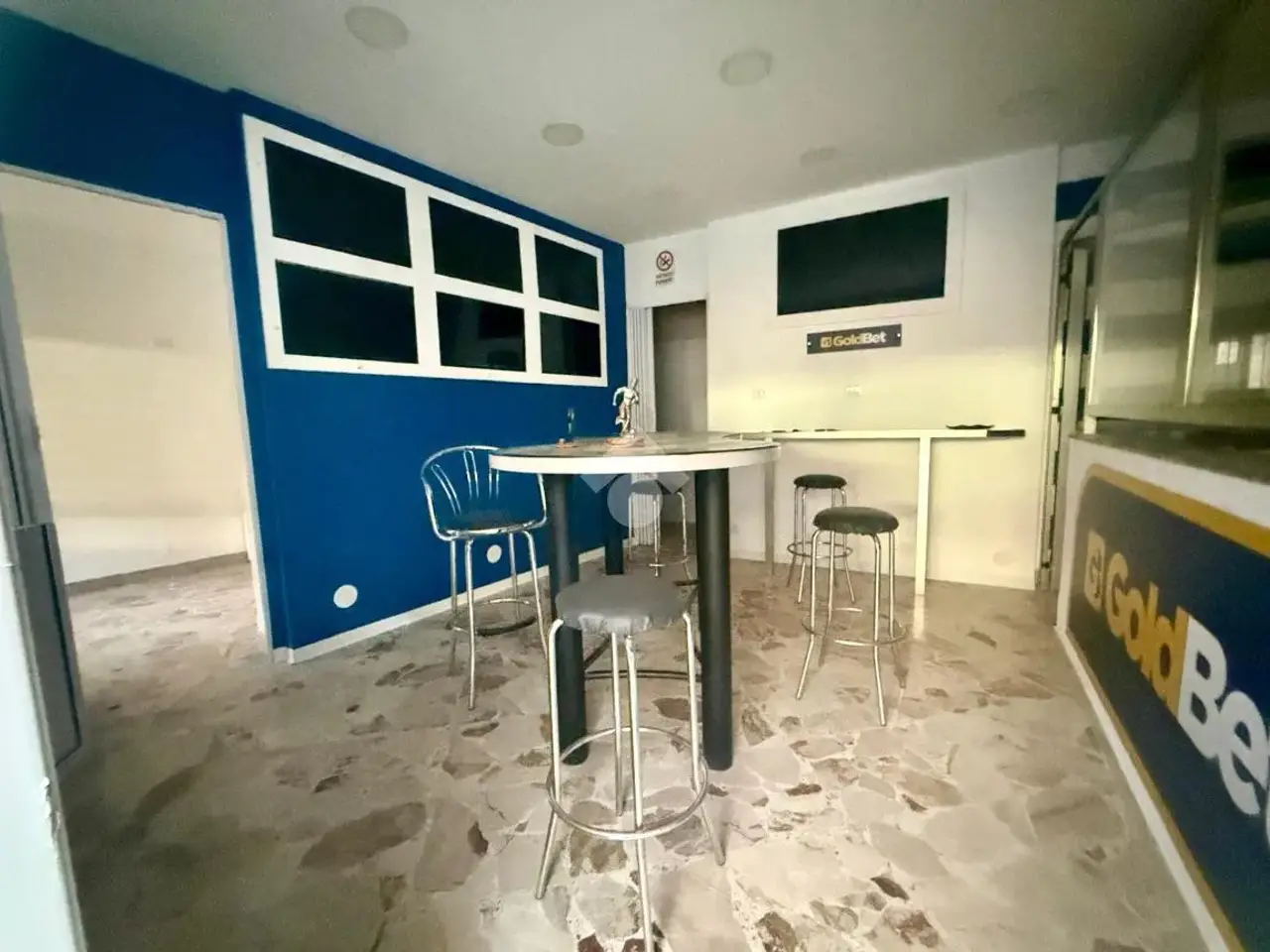 Negozio in Via Nazionale 253, Carini, {3} - Foto 1