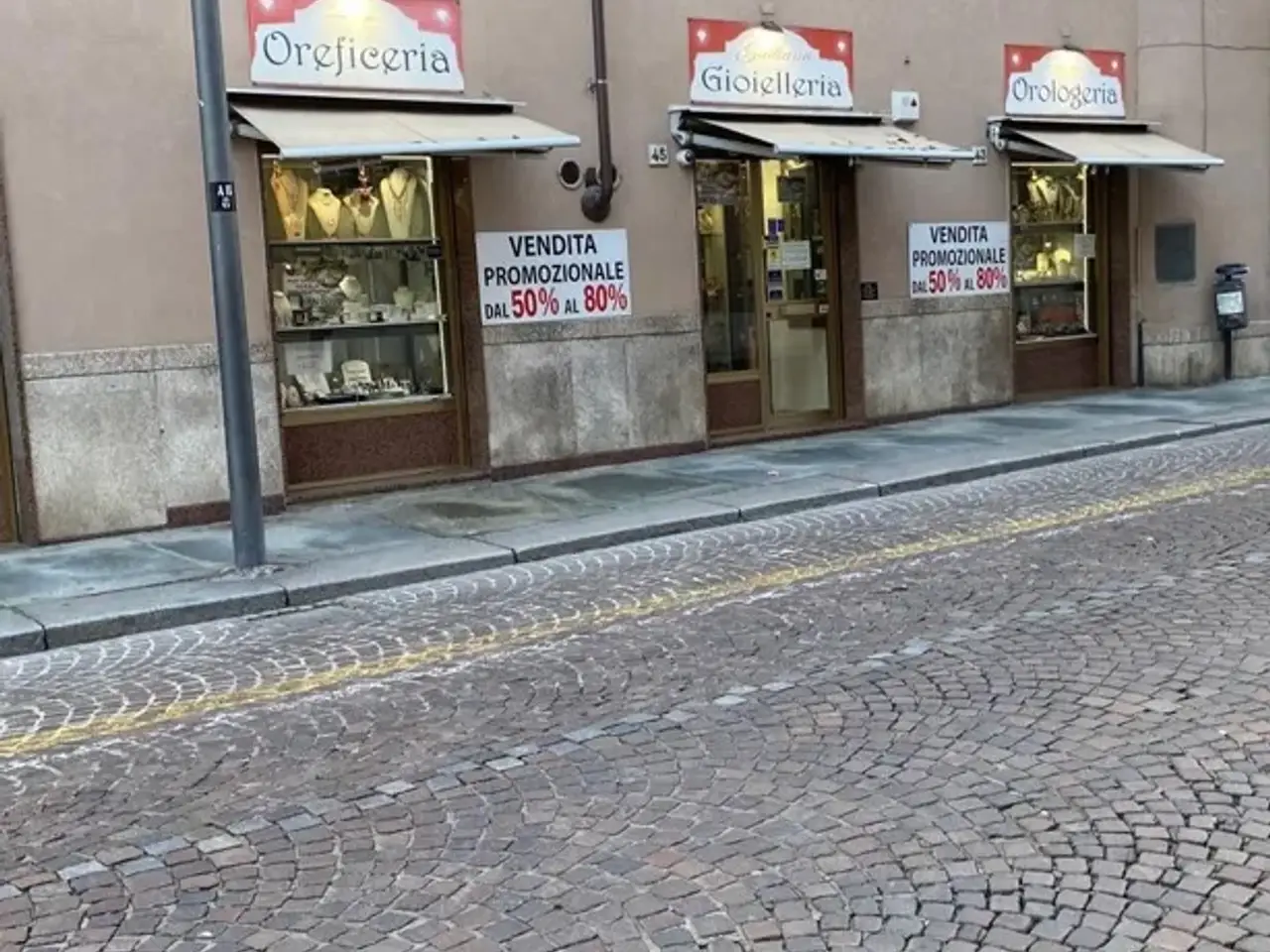 Negozio in Corso Vittorio Alfieri 43, Asti, {3} - Foto 1