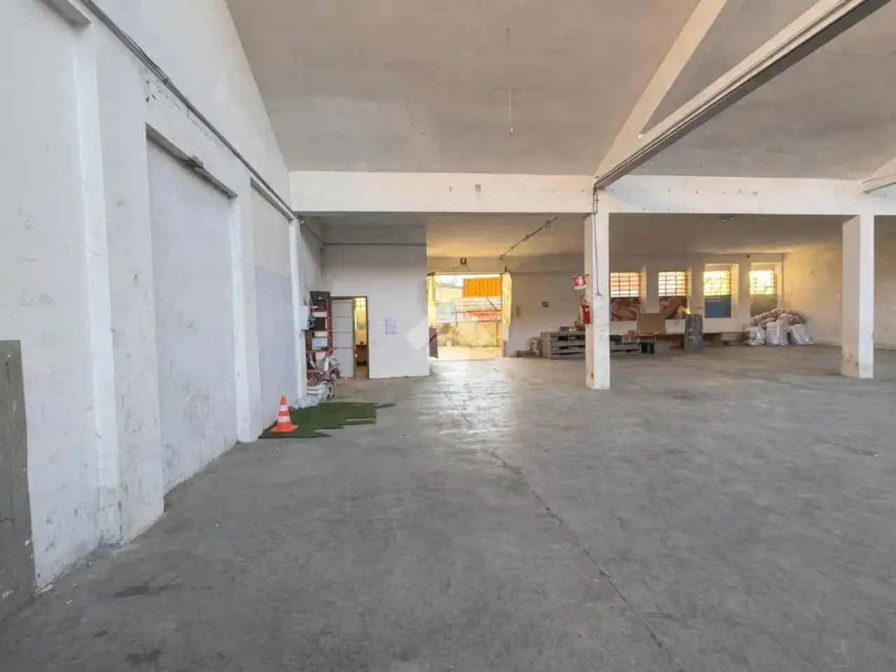 Magazzino in Via Nazionale, Calco, {3} - Foto 1