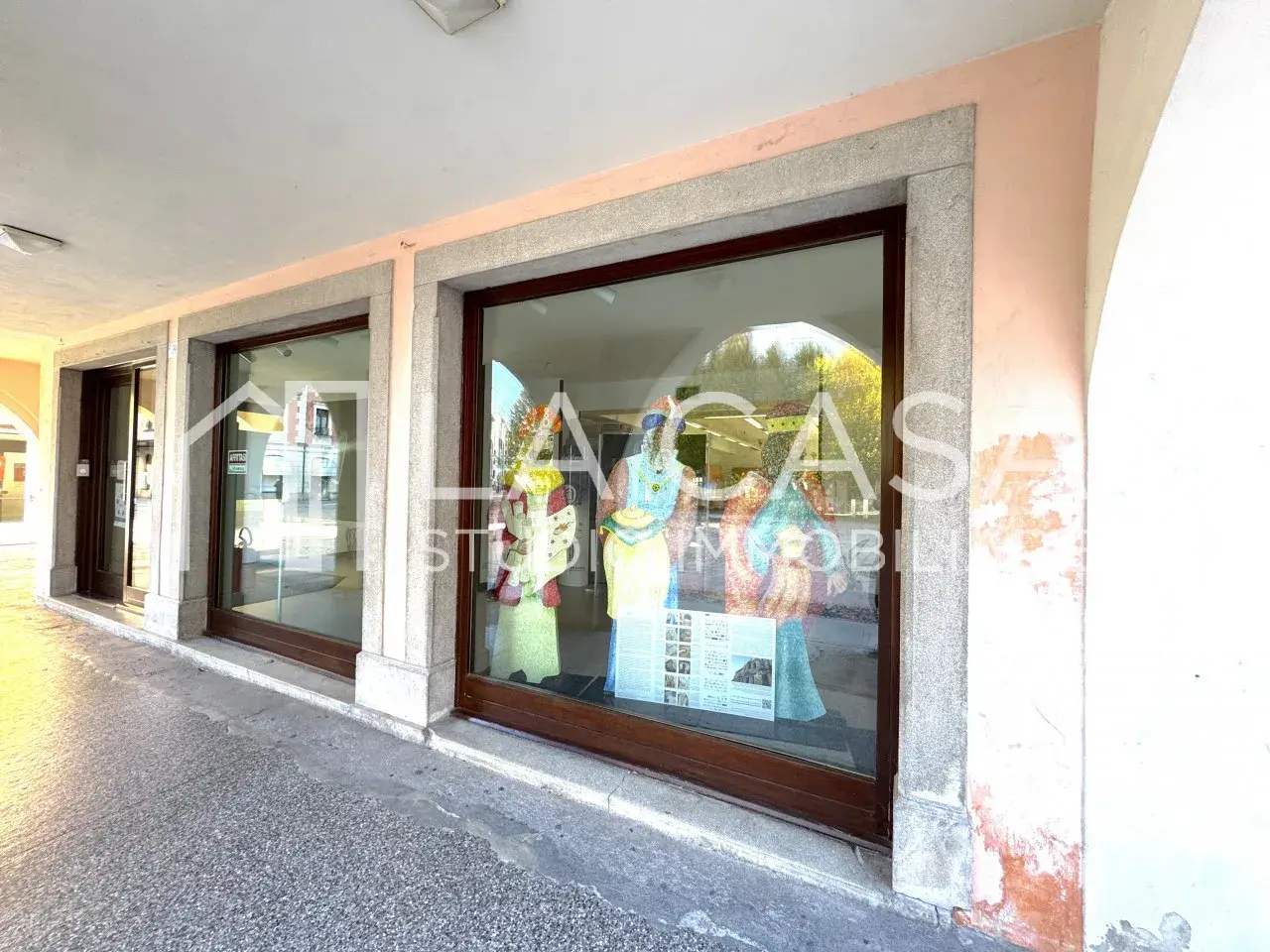 Negozio in Piazza Garibaldi, 39, Spilimbergo, {3} - Foto 2
